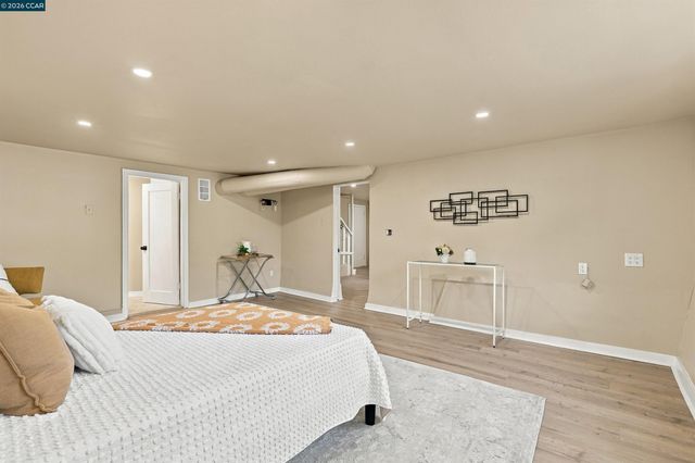 576 57th St., Oakland, CA 94609