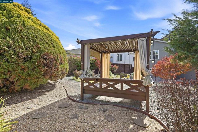 576 57th St., Oakland, CA 94609