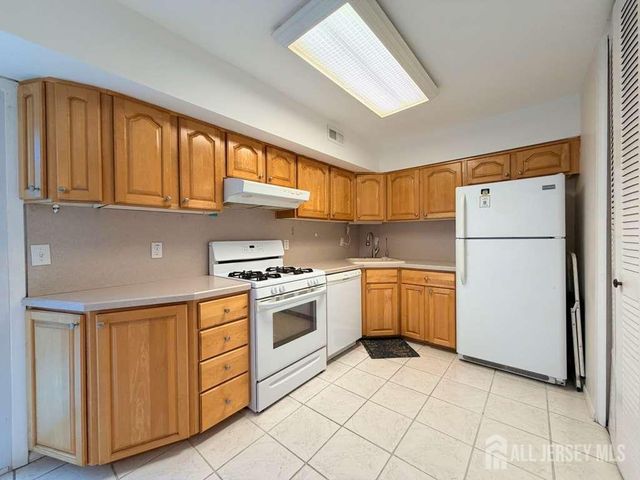 9 Hawaii Court c, Matawan, NJ 07747