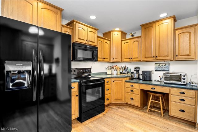 12488 Baumhart Road, Amherst, OH 44001