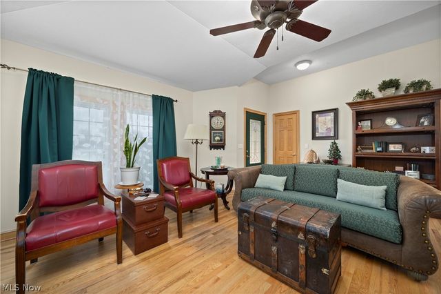 12488 Baumhart Road, Amherst, OH 44001