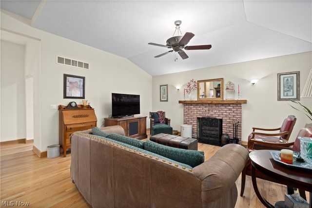 12488 Baumhart Road, Amherst, OH 44001