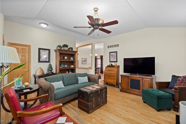12488 Baumhart Road, Amherst, OH 44001