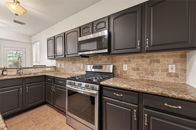 2313 Champion Drive, Pearland, TX 77581