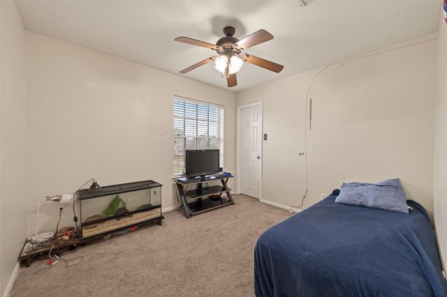 2313 Champion Drive, Pearland, TX 77581