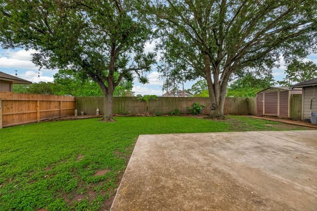 2313 Champion Drive, Pearland, TX 77581