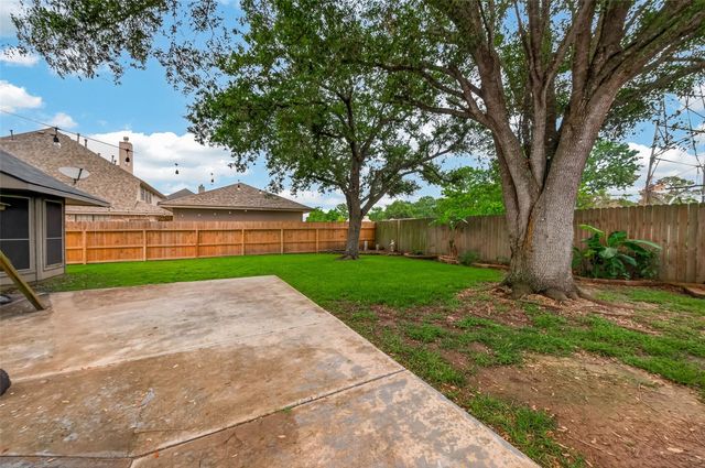 2313 Champion Drive, Pearland, TX 77581