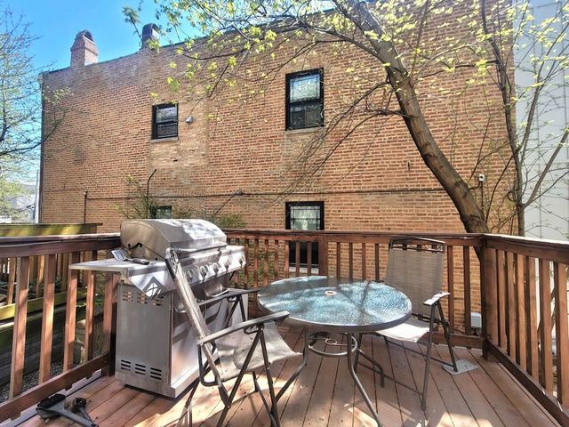 2205 W OHIO Street TH, Chicago, IL 60612