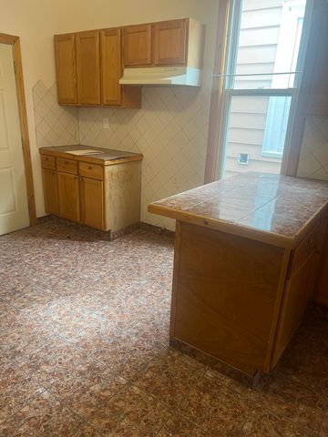 10143 S Avenue L Avenue 1, Chicago, IL 60617