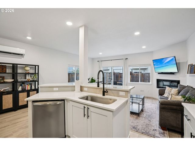 1275 S 28TH Ave, Cornelius, OR 97113