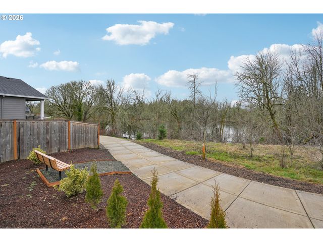 1275 S 28TH Ave, Cornelius, OR 97113