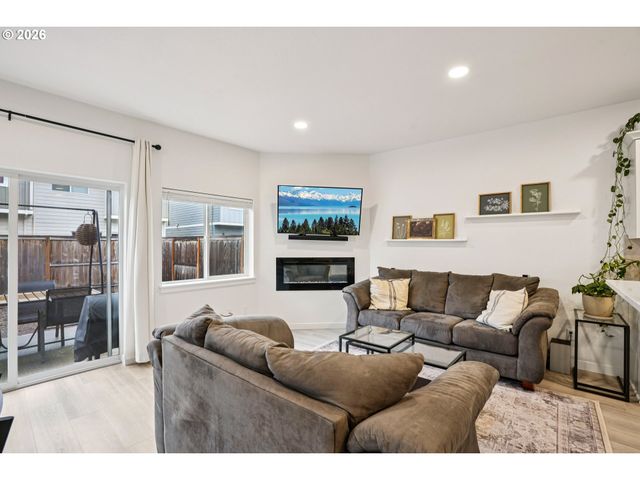 1275 S 28TH Ave, Cornelius, OR 97113