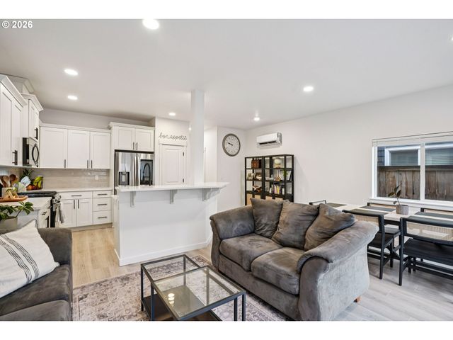 1275 S 28TH Ave, Cornelius, OR 97113