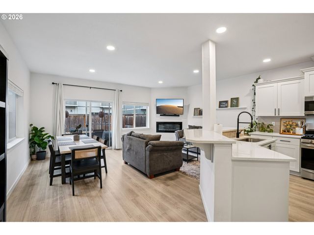 1275 S 28TH Ave, Cornelius, OR 97113