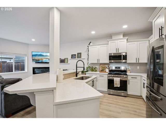 1275 S 28TH Ave, Cornelius, OR 97113