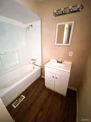 513 N Fourth Street, Belleville, IL 62220