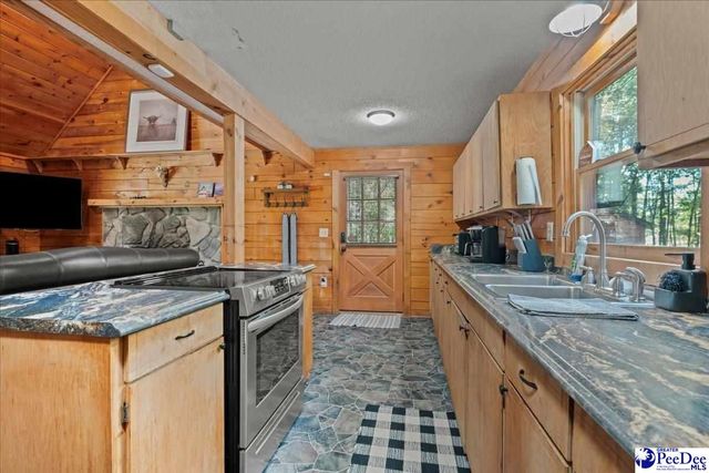 6416 E Old Marion Hwy, Florence, SC 29506