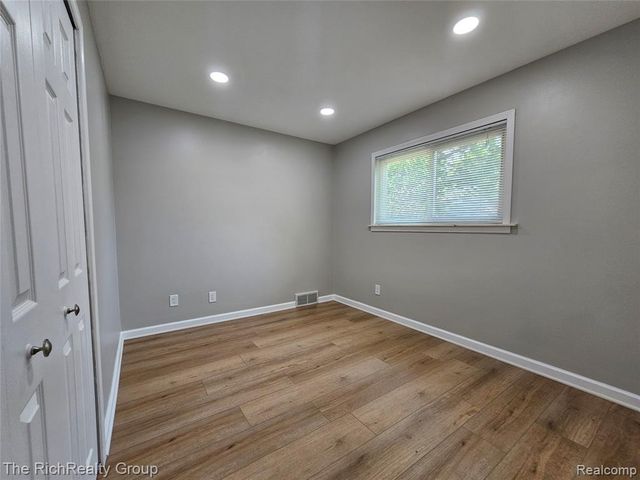 33900 Beechnut Street, Westland, MI 48186