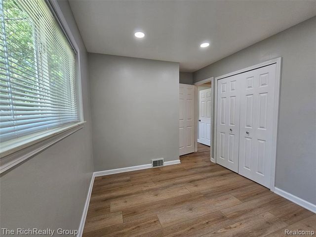 33900 Beechnut Street, Westland, MI 48186