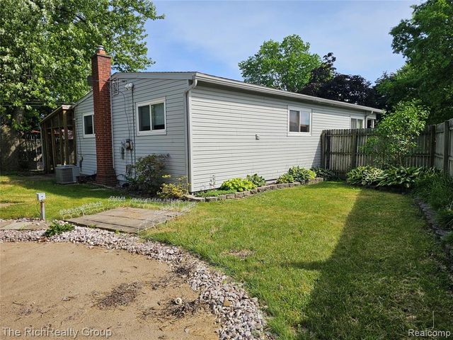 33900 Beechnut Street, Westland, MI 48186