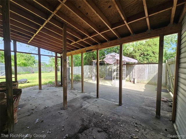 33900 Beechnut Street, Westland, MI 48186