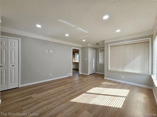 33900 Beechnut Street, Westland, MI 48186