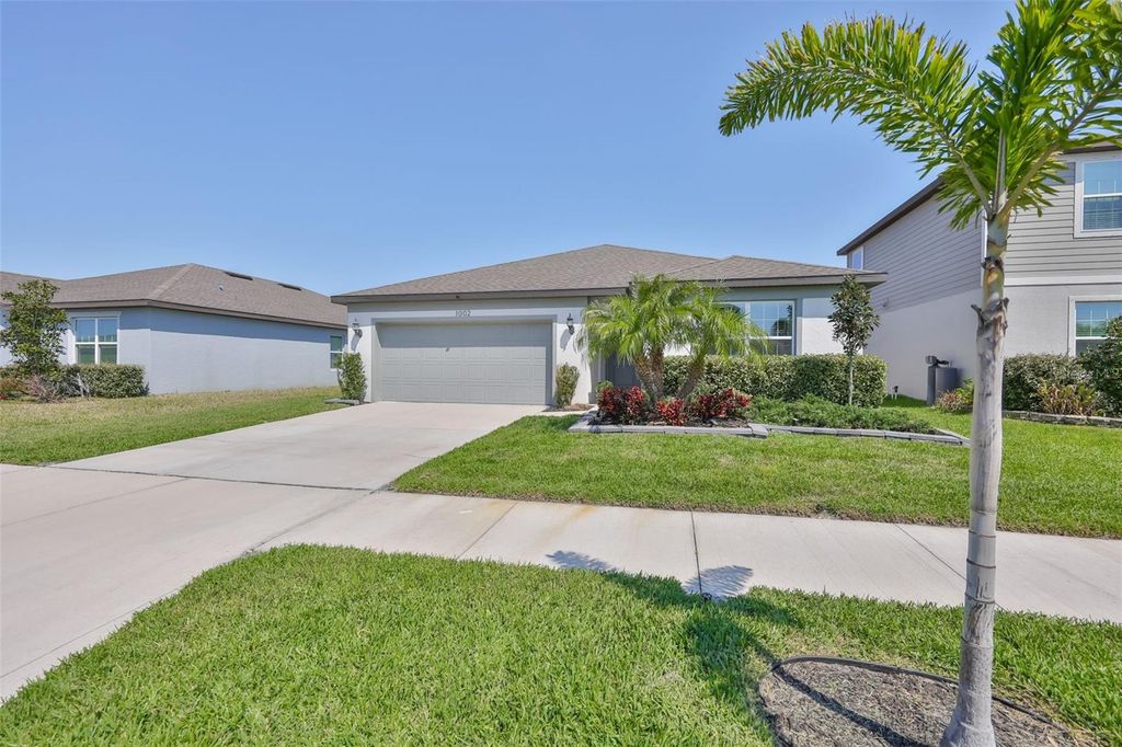 Image 1 of property listing at 1002 TIDAL ROCK AVENUE, Ruskin, FL 33570