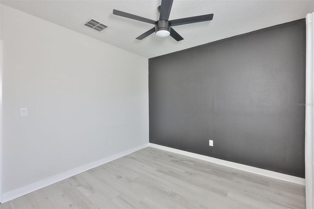 Image 16 of property listing at 1002 TIDAL ROCK AVENUE, Ruskin, FL 33570