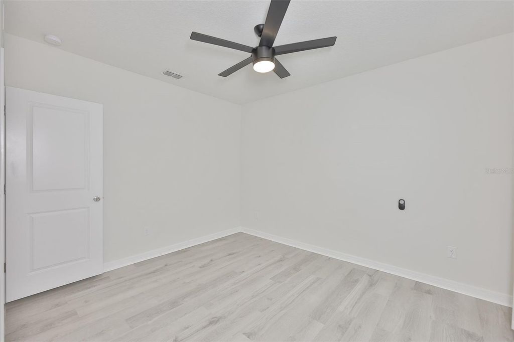 Image 18 of property listing at 1002 TIDAL ROCK AVENUE, Ruskin, FL 33570