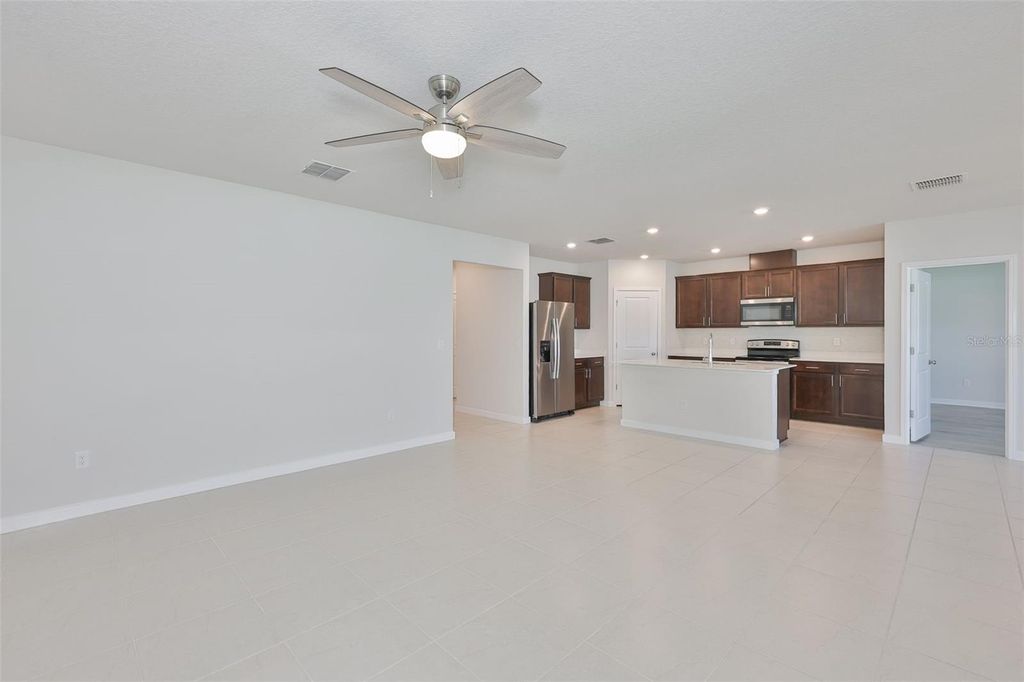 Image 27 of property listing at 1002 TIDAL ROCK AVENUE, Ruskin, FL 33570