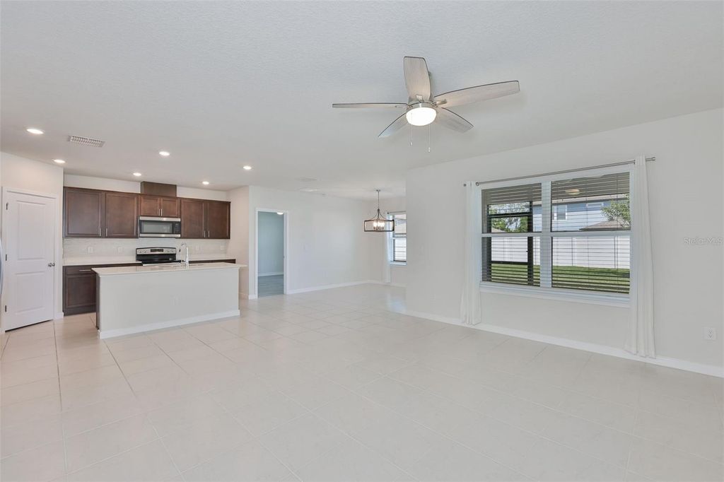 Image 28 of property listing at 1002 TIDAL ROCK AVENUE, Ruskin, FL 33570