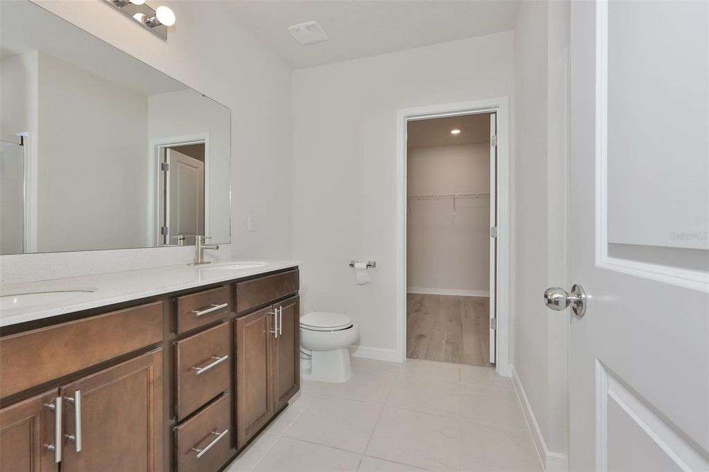 Image 34 of property listing at 1002 TIDAL ROCK AVENUE, Ruskin, FL 33570