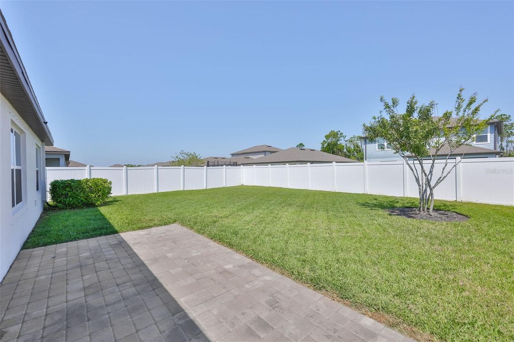 Image 39 of property listing at 1002 TIDAL ROCK AVENUE, Ruskin, FL 33570