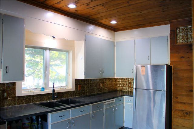 28 Elizabeth Street, Pawtucket, RI 02861