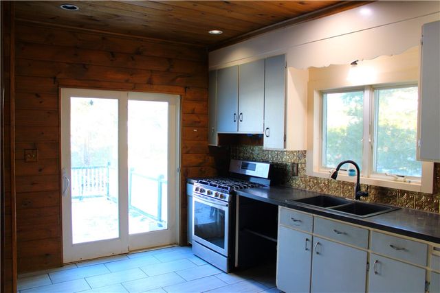 28 Elizabeth Street, Pawtucket, RI 02861