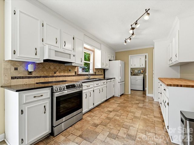 8812 Crestwood Drive, Mount Pleasant, NC 28124
