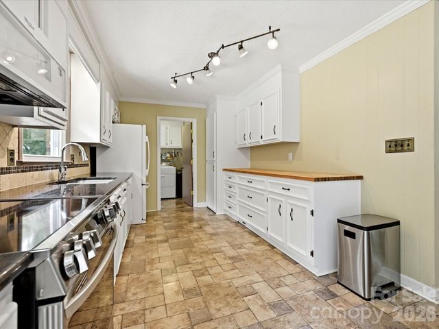 8812 Crestwood Drive, Mount Pleasant, NC 28124