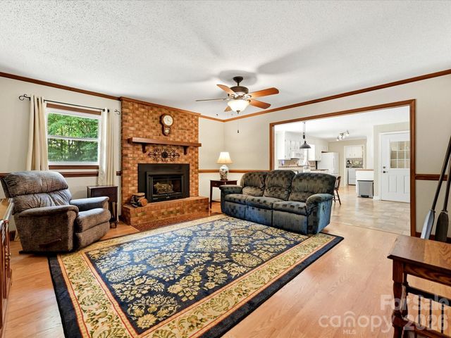 8812 Crestwood Drive, Mount Pleasant, NC 28124