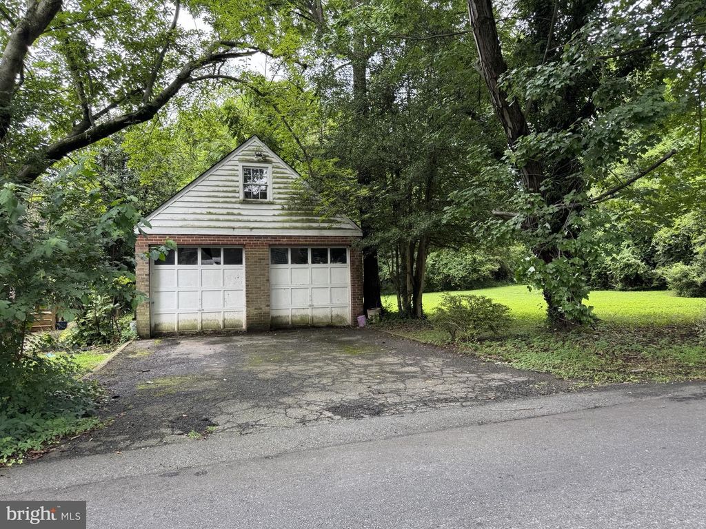 6420 SPRING TER, Falls Church, VA 22042