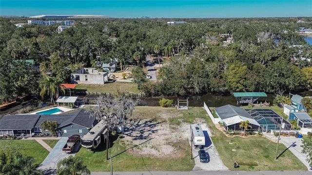 8615 PARKWAY CIRCLE, Riverview, FL 33569