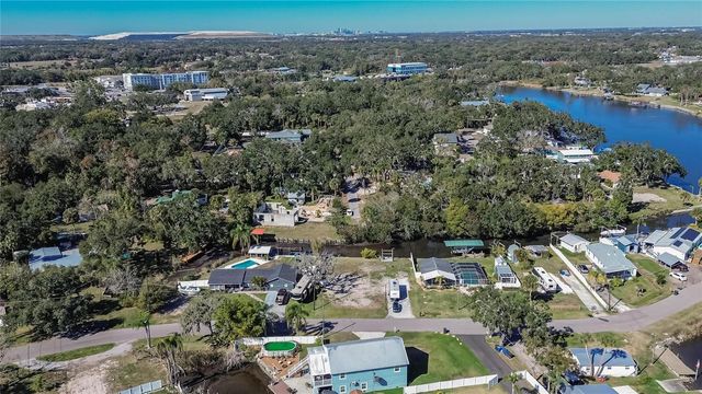 8615 PARKWAY CIRCLE, Riverview, FL 33569