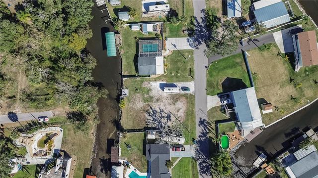 8615 PARKWAY CIRCLE, Riverview, FL 33569