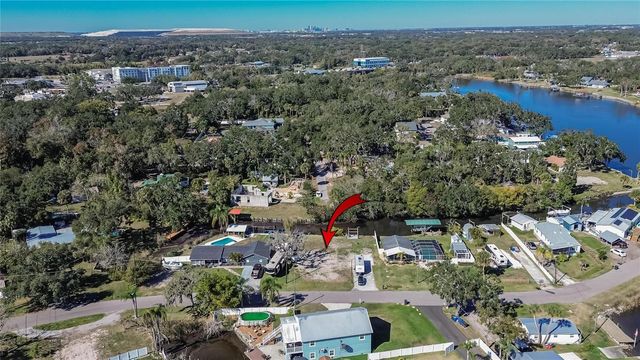 8615 PARKWAY CIRCLE, Riverview, FL 33569