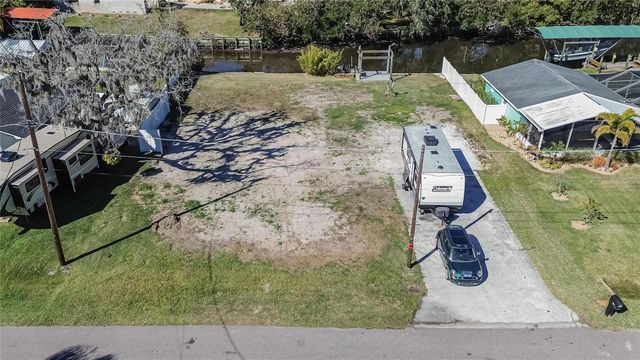 8615 PARKWAY CIRCLE, Riverview, FL 33569