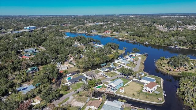8615 PARKWAY CIRCLE, Riverview, FL 33569