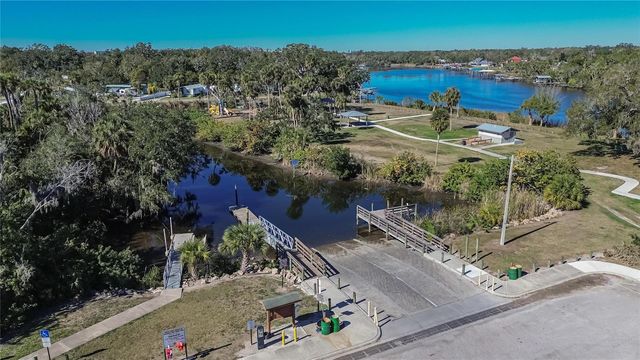 8615 PARKWAY CIRCLE, Riverview, FL 33569