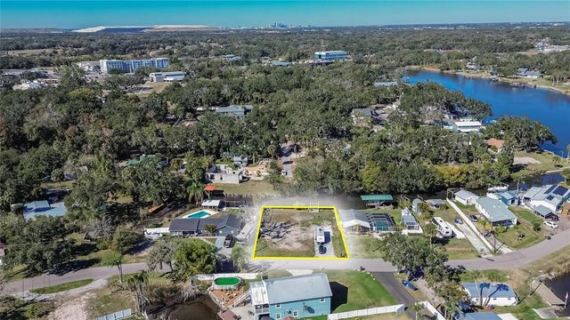 8615 PARKWAY CIRCLE, Riverview, FL 33569