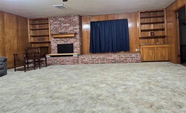 607 S Main Street, Dayton, TX 77535
