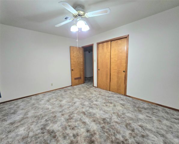607 S Main Street, Dayton, TX 77535