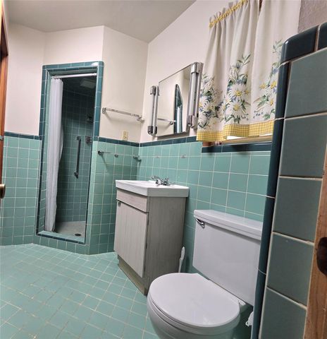 607 S Main Street, Dayton, TX 77535